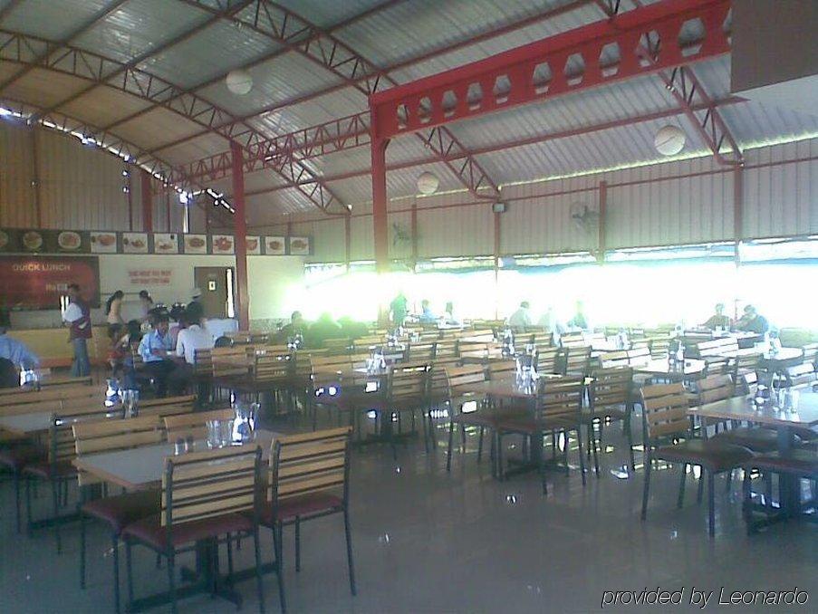 Hotel Noor Empire International Kormangala Bangalore Restoran fotoğraf